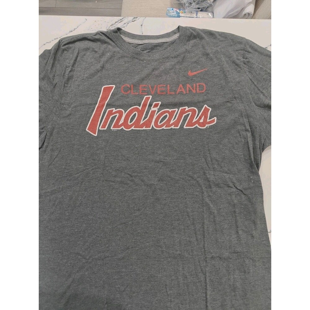 Nike Cleveland Indians Men’s Tshirt Size XL Grey